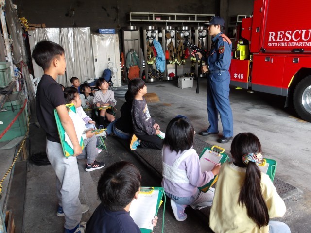 見学の様子（４）