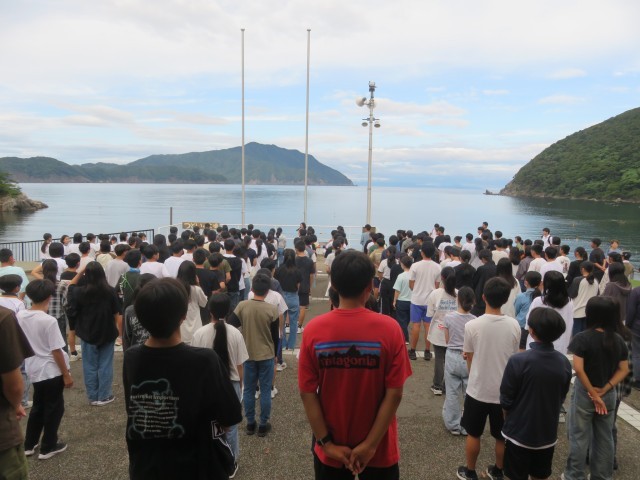 朝のつどい