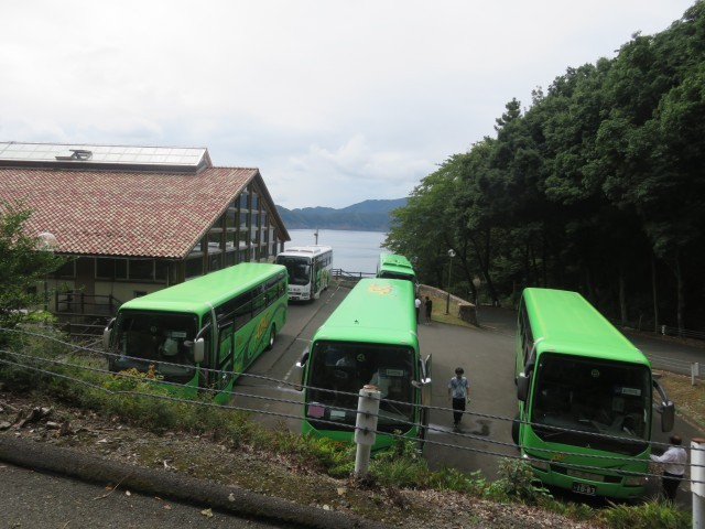 バス駐車場から見下ろす